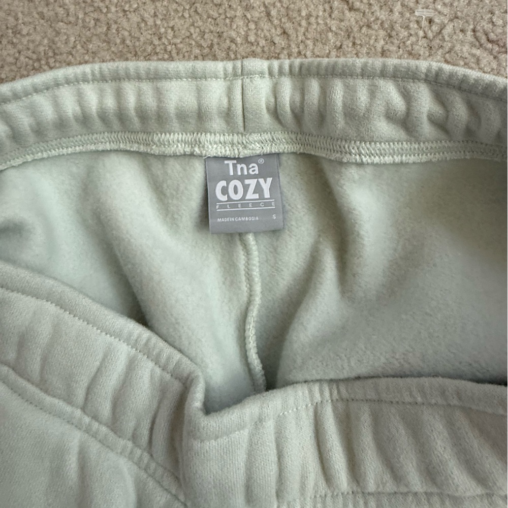 Aritzia Tna Cozy Fleece Shorts Sz S - Picture 3 of 8